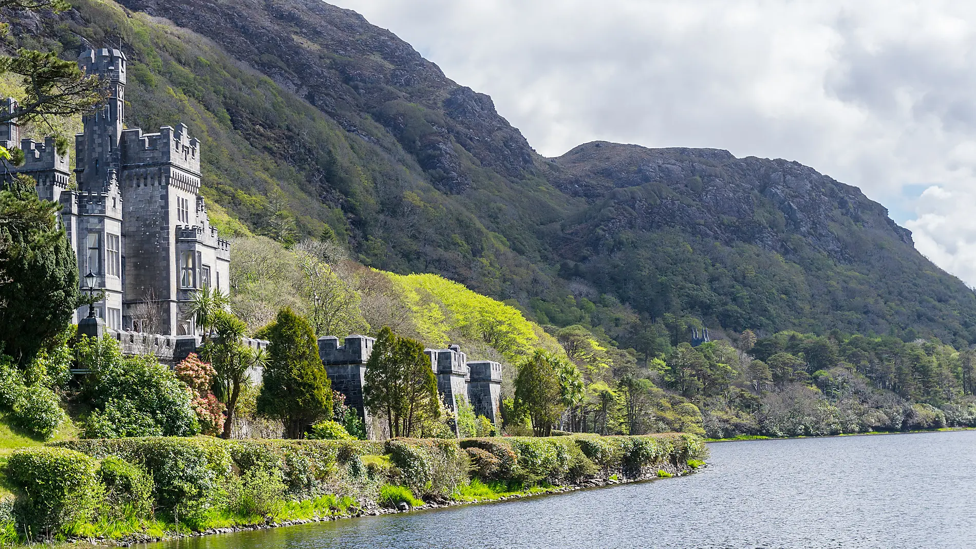 Circumnavigation of the Emerald Isle Circumnavigation of the Emerald Isle