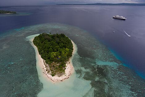 1 Mar 26 - Njari Island
