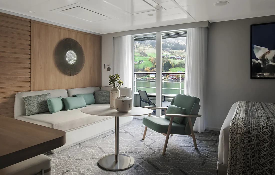 Carousel cabins: Privilege Suite