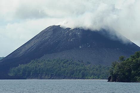 13 Jan 26 - Sailing along Krakatoa