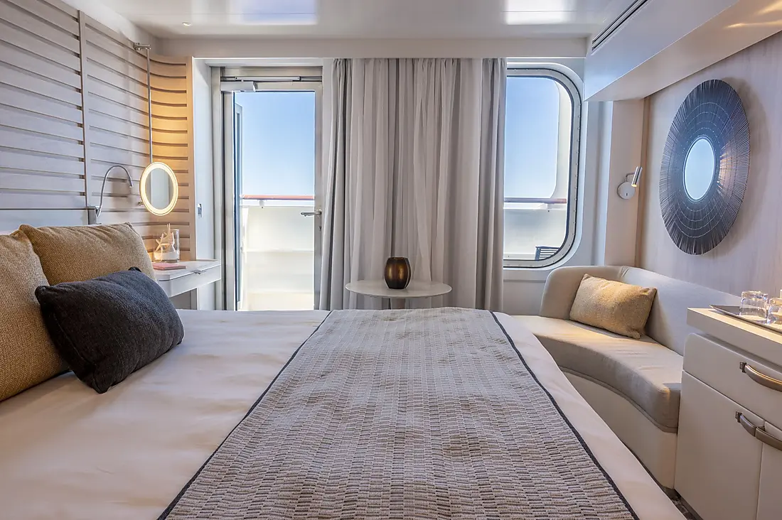 Carousel cabins: Deluxe Stateroom