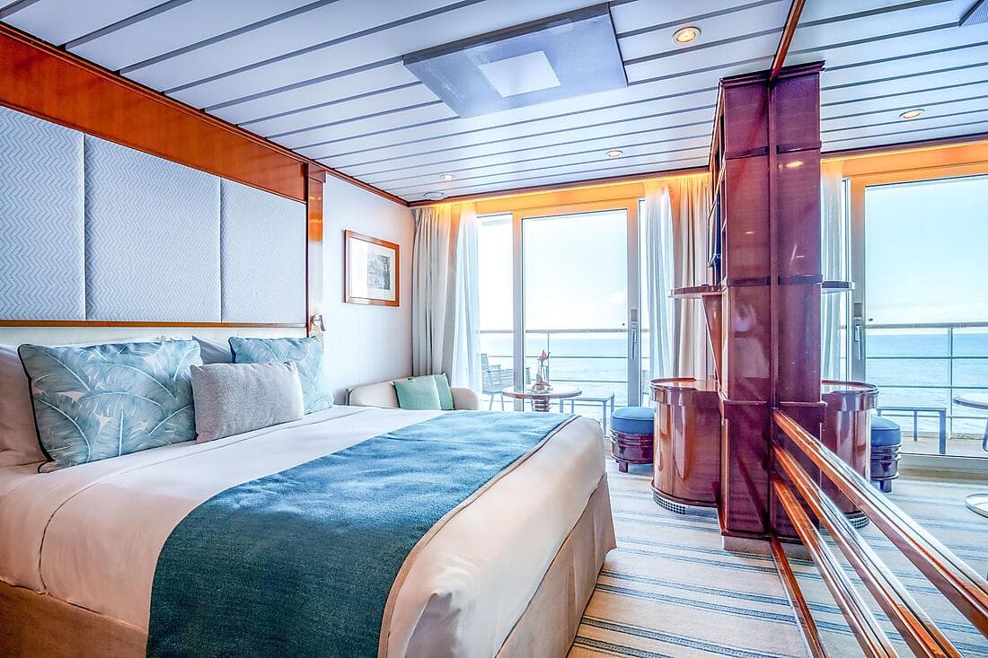 Carousel cabins: Balcony Stateroom C