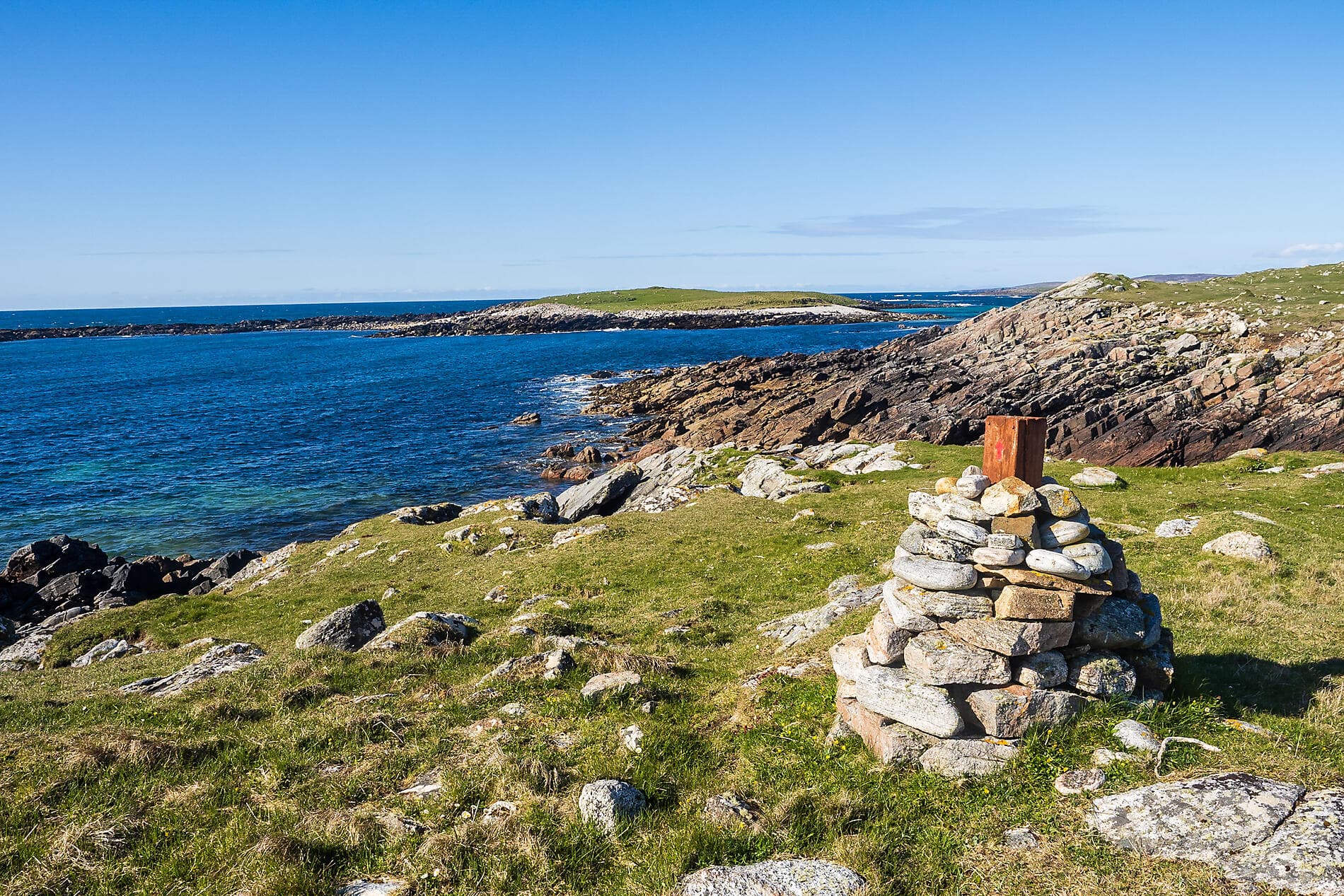 The Hebrides archipelago, a journey deep into the heart of the wilderness 