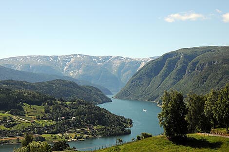 16 Aug 27 - Sailing in the Hardangerfjord