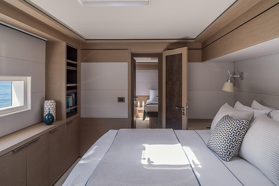 Carousel cabins: Spirit